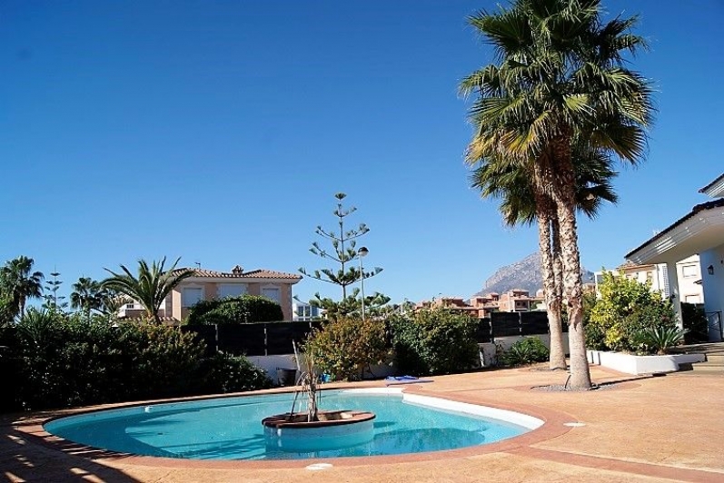 VILLA SPECTACULAIRE À ALFAZ DEL PI
