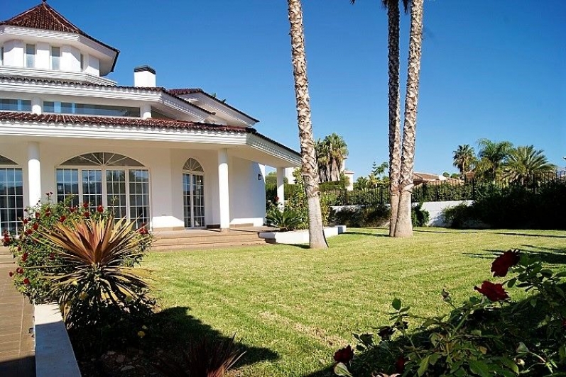 VILLA SPECTACULAIRE À ALFAZ DEL PI
