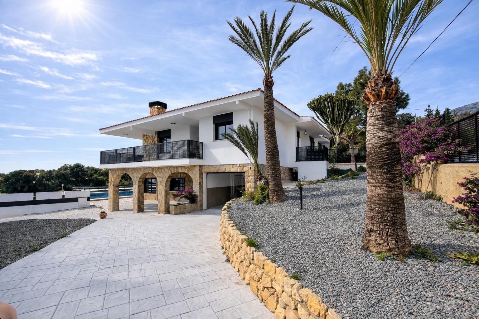 Villa moderna y espaciosa totalmente reformada en La Nucía