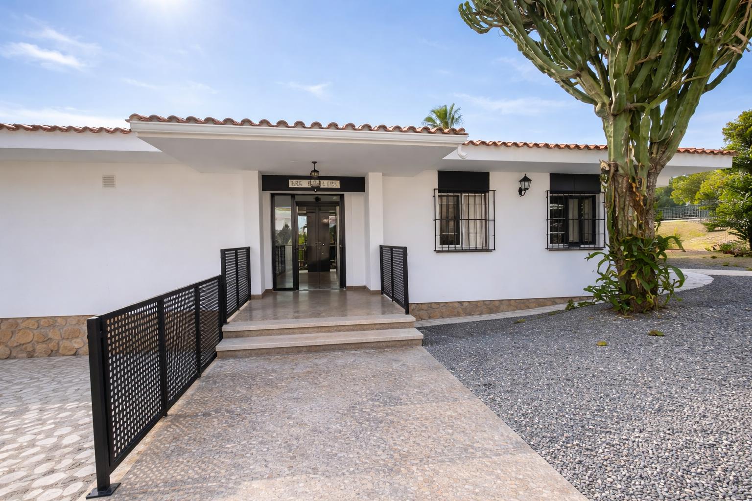 Villa moderna y espaciosa totalmente reformada en La Nucía