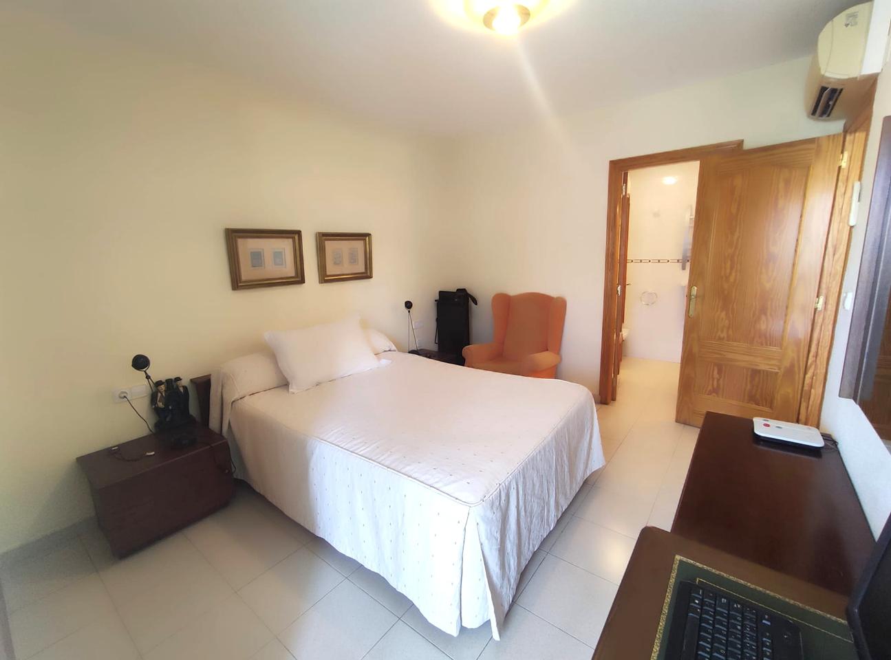 Elegante apartamento con gran terraza y dos plazas de garaje a escasos pasos de la playa de El Albir