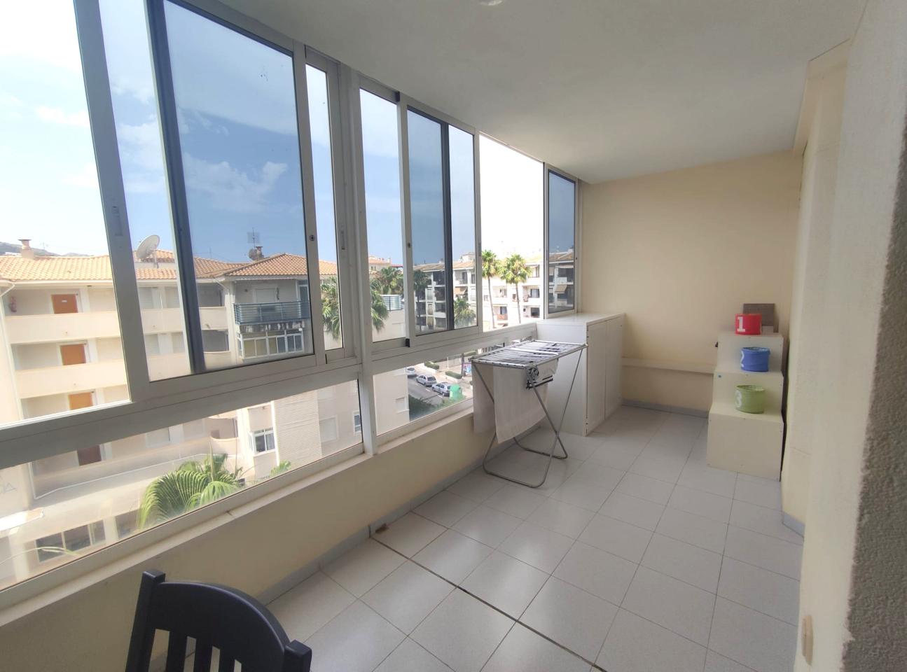 Elegante apartamento con gran terraza y dos plazas de garaje a escasos pasos de la playa de El Albir