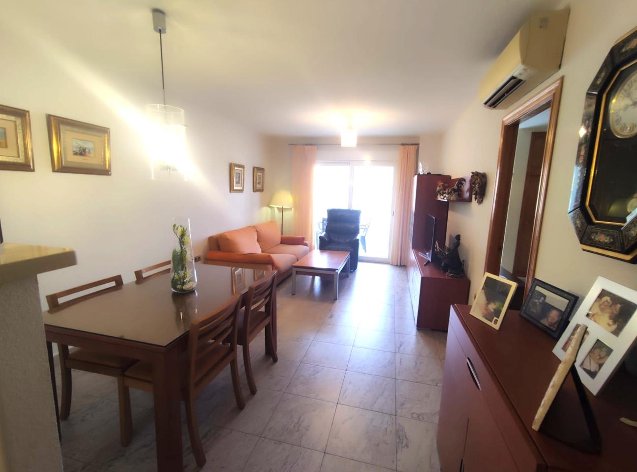 Elegante apartamento con gran terraza y dos plazas de garaje a escasos pasos de la playa de El Albir
