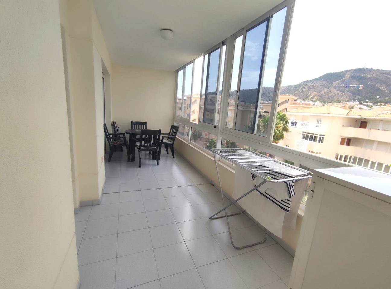 Elegante apartamento con gran terraza y dos plazas de garaje a escasos pasos de la playa de El Albir