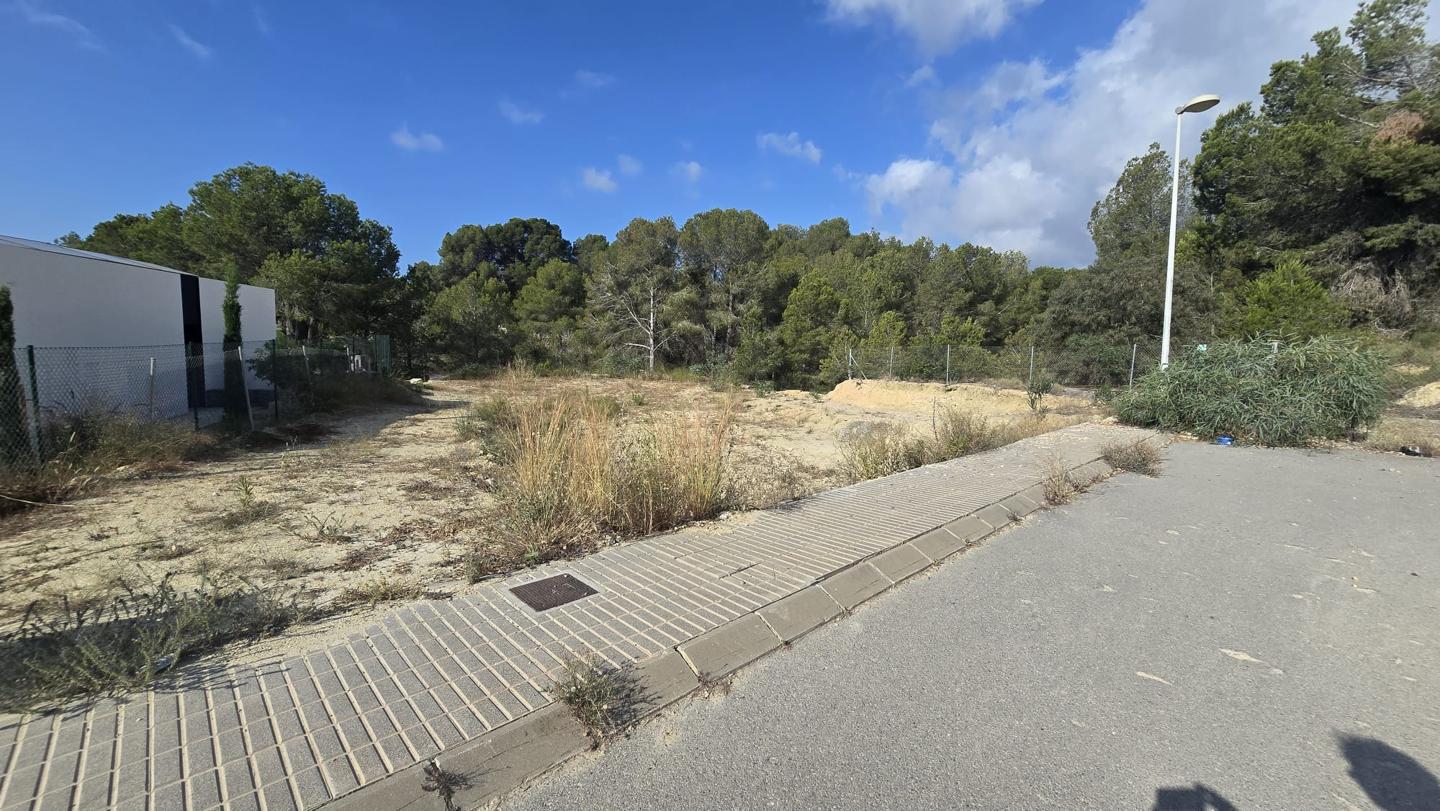 Parcela urbana en la urbanización Barranco Hondo, Alfaz del Pi.