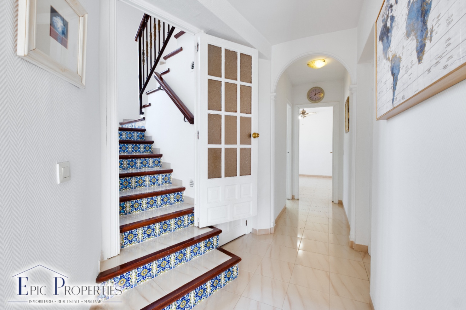 Villa con casa de invitados independiente en La Nucía.