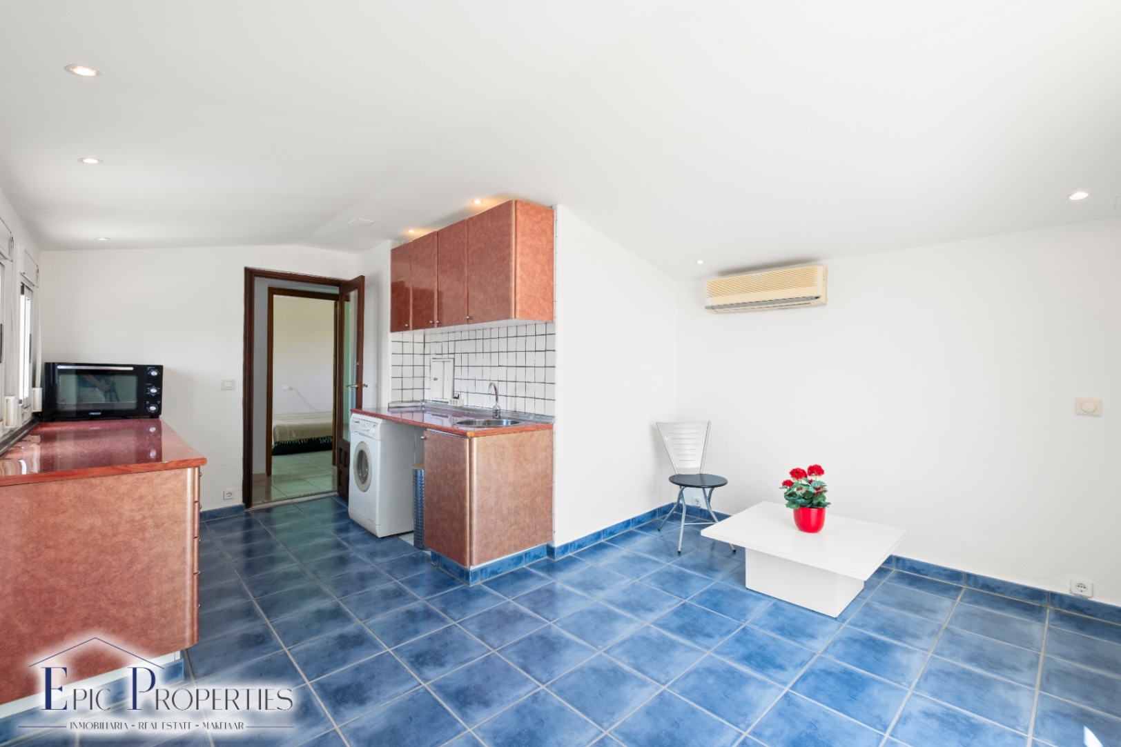 Villa con casa de invitados independiente en La Nucía.