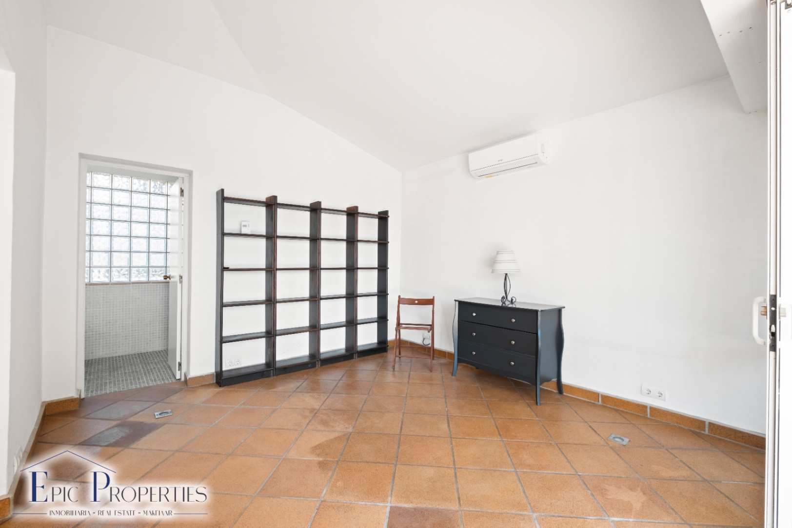 Villa con casa de invitados independiente en La Nucía.