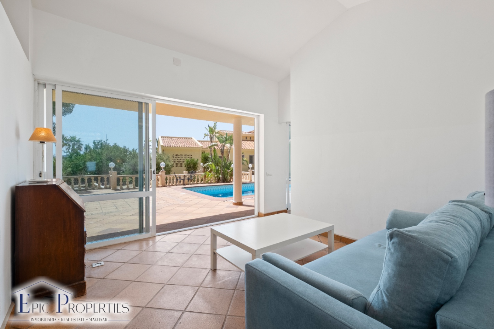 Villa con casa de invitados independiente en La Nucía.