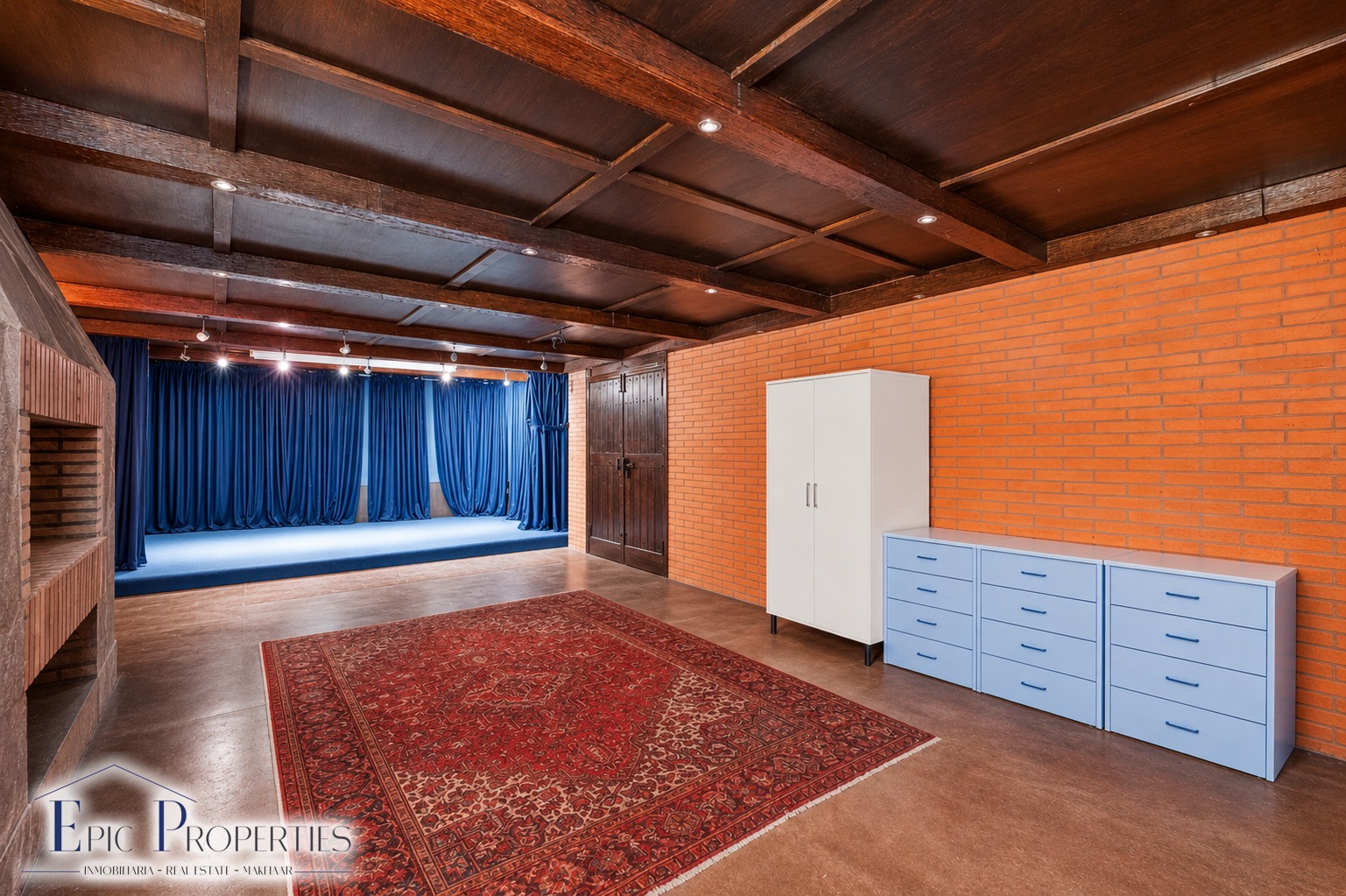 Villa con casa de invitados independiente en La Nucía.