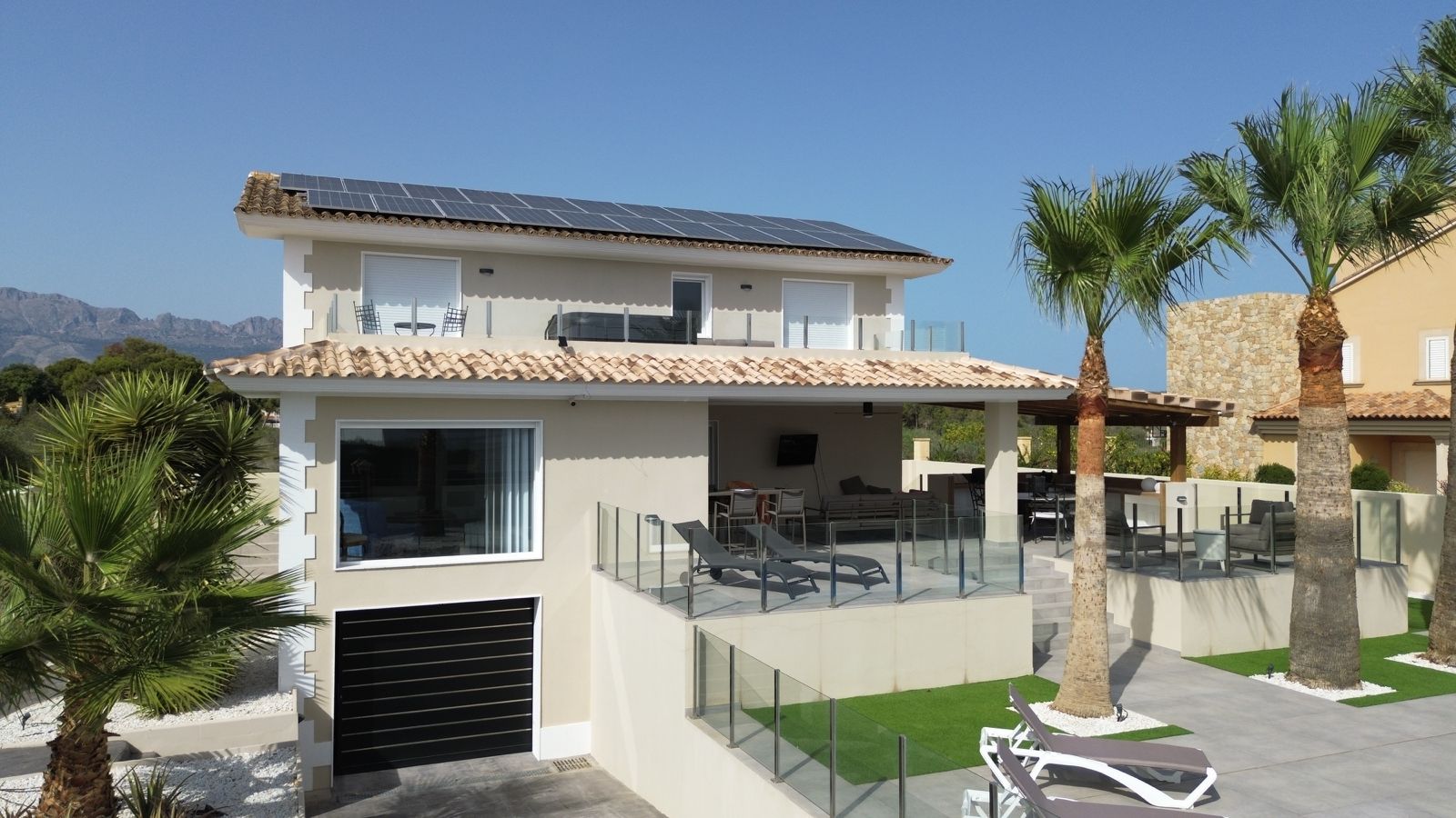 Exclusiva villa reformada en Alfaz del Pi