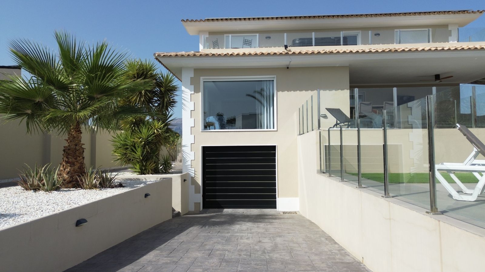 Exclusiva villa reformada en Alfaz del Pi