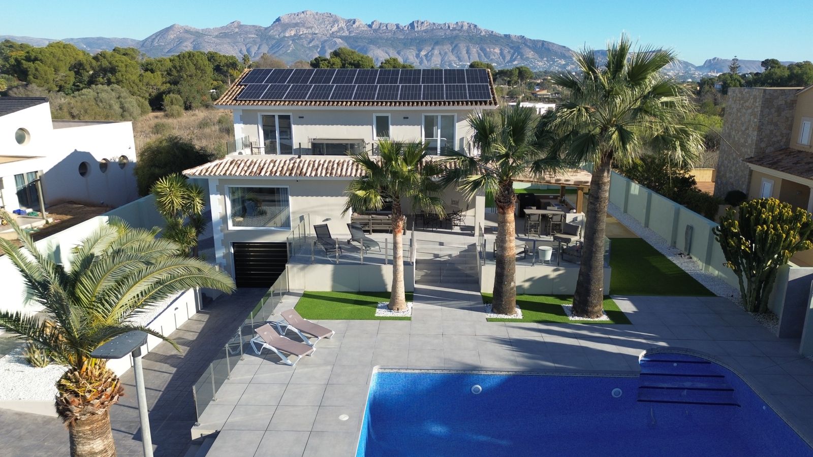 Exclusiva villa reformada en Alfaz del Pi