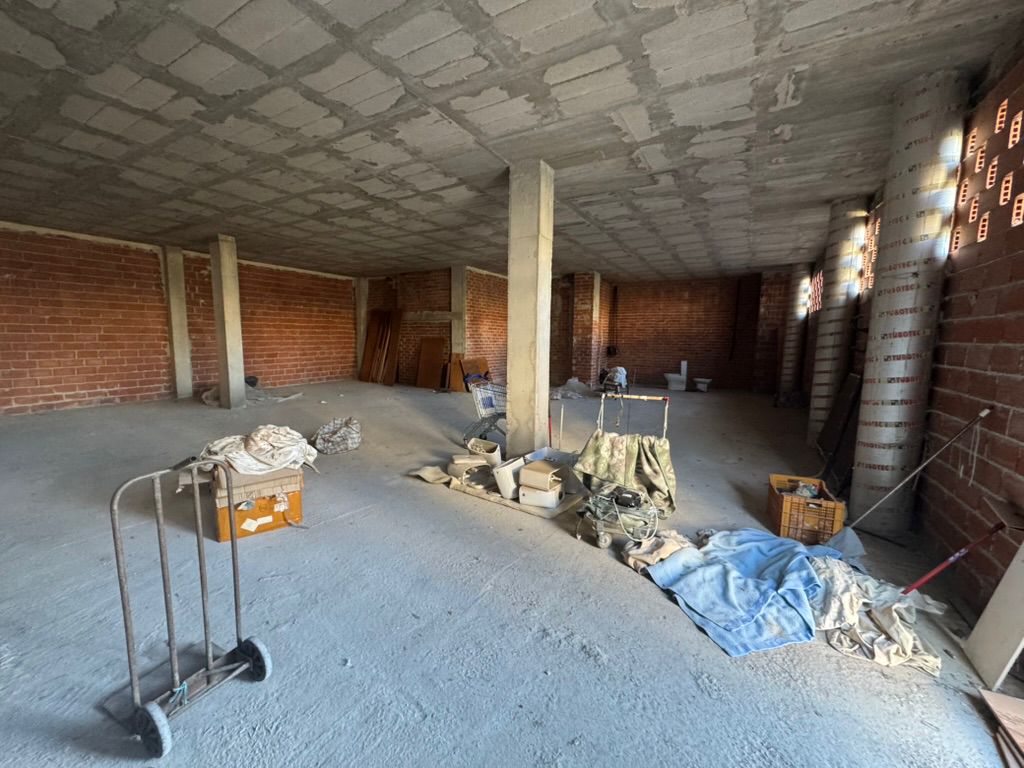Local con proyecto para 3 viviendas en el centro de Alfaz del Pi - Imagen 9