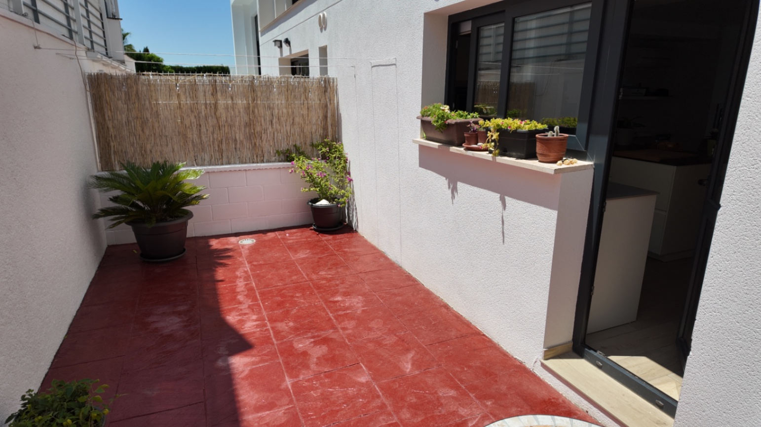 Moderna vivienda en urbanización privada en El Albir - Imagen 24