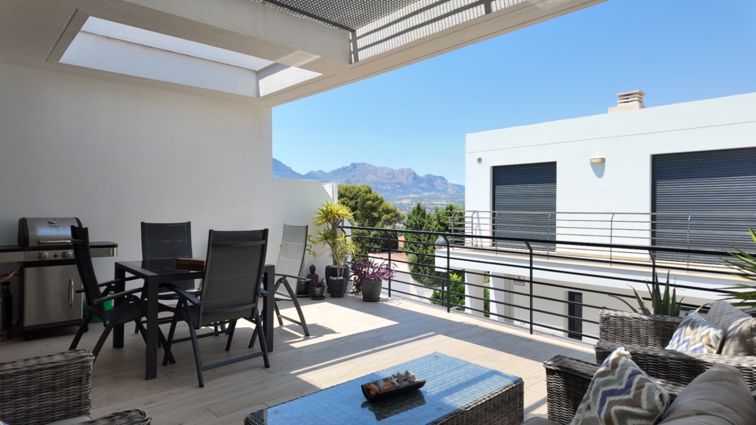 Moderna vivienda en urbanización privada en El Albir - Imagen 2