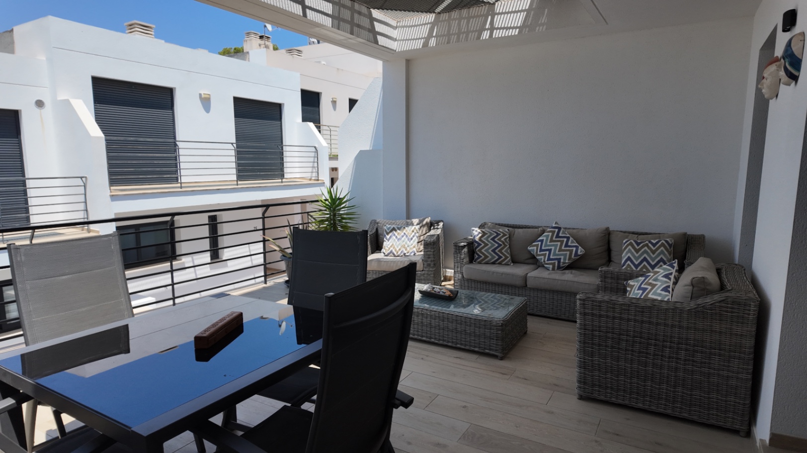 Moderna vivienda en urbanización privada en El Albir - Imagen 4