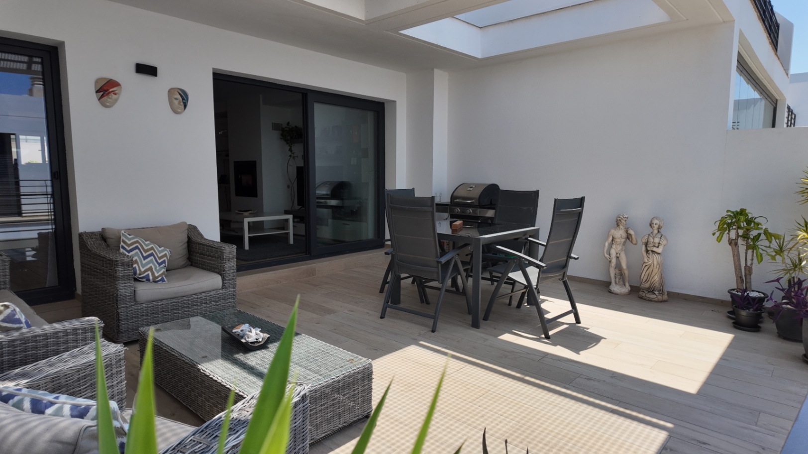 Moderna vivienda en urbanización privada en El Albir - Imagen 3