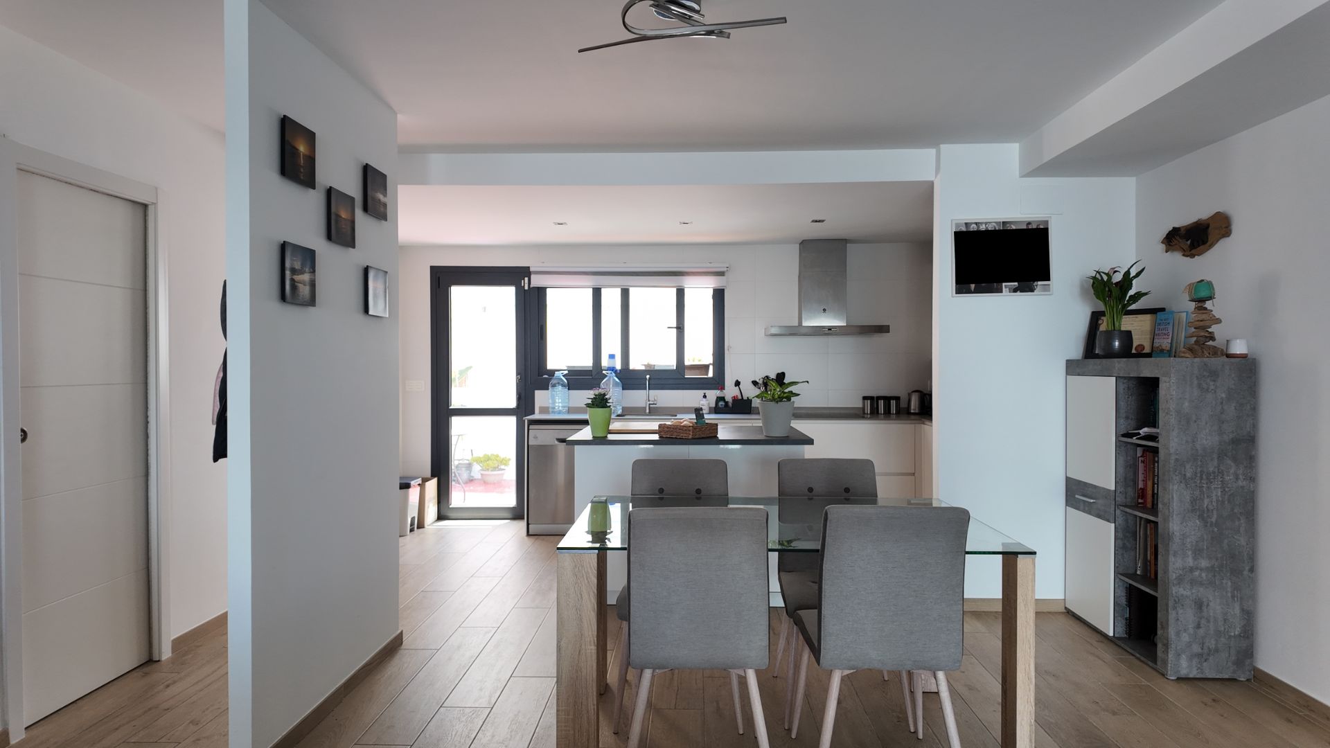 Moderna vivienda en urbanización privada en El Albir - Imagen 9