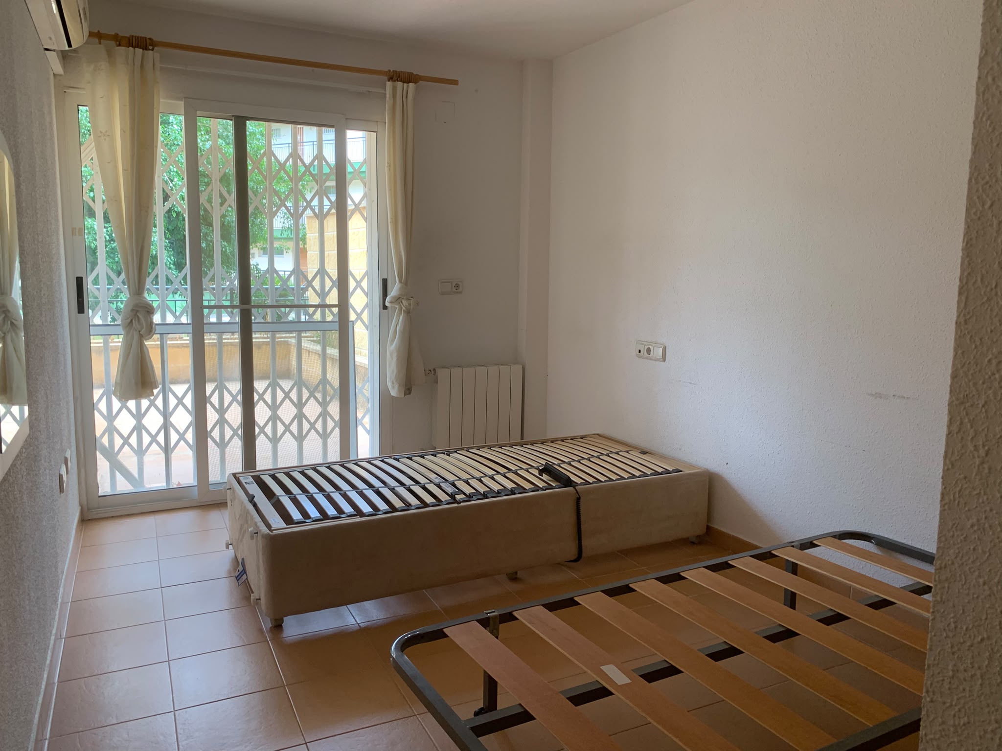 Erdgeschosswohnung mit Gemeinschaftspool in Alfaz del Pi