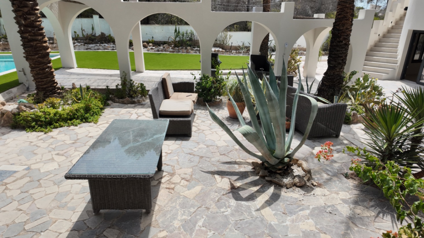 Única villa de estilo castillo moderno en El Albir