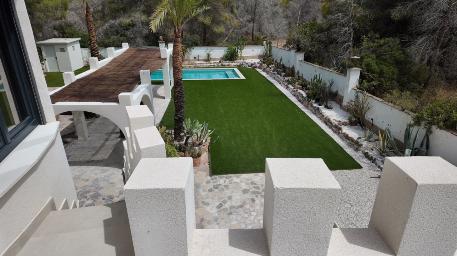 Única villa de estilo castillo moderno en El Albir