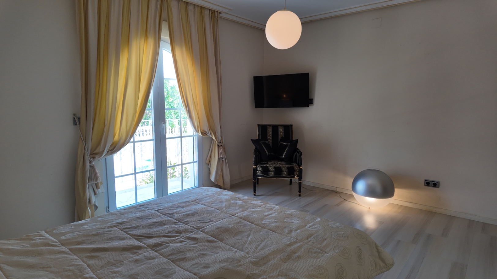 Hovedetasje til leie i en vakker villa i La Nucía