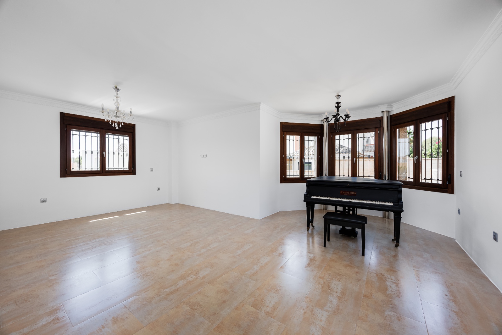 Renovated townhouse with private pool and views of the Mediterranean in the Scandinavian Colony of Alfaz del Pi.