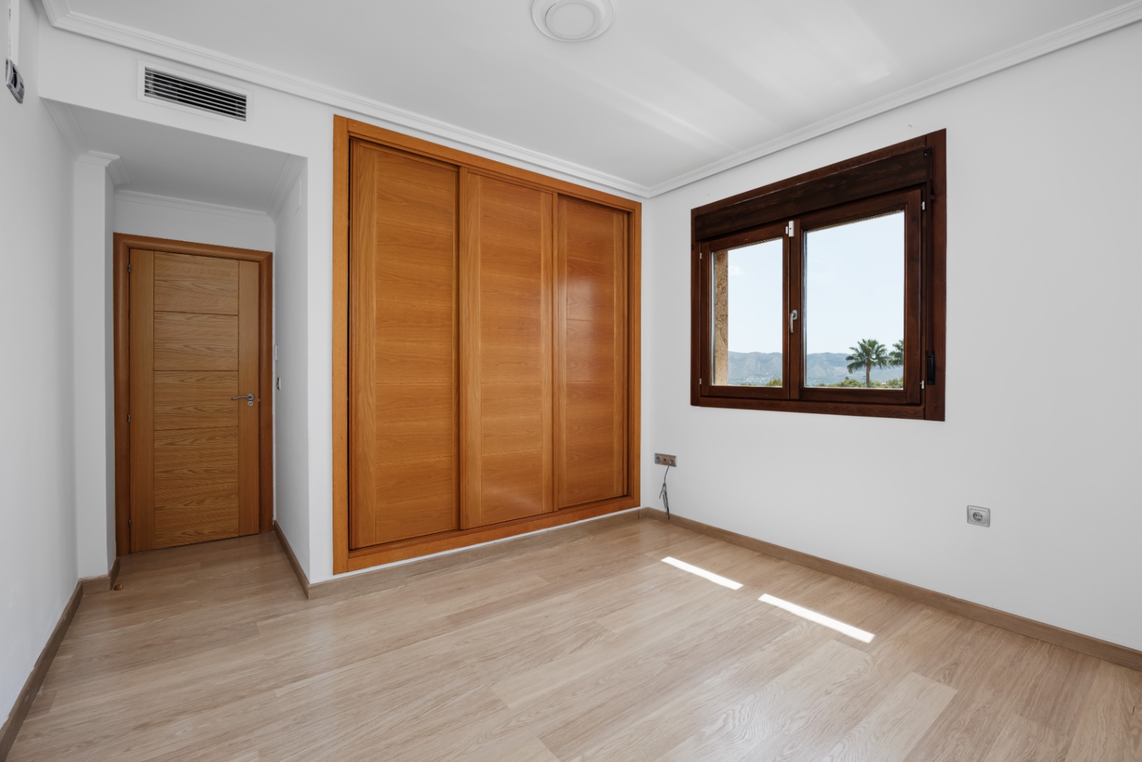 Renovated townhouse with private pool and views of the Mediterranean in the Scandinavian Colony of Alfaz del Pi.