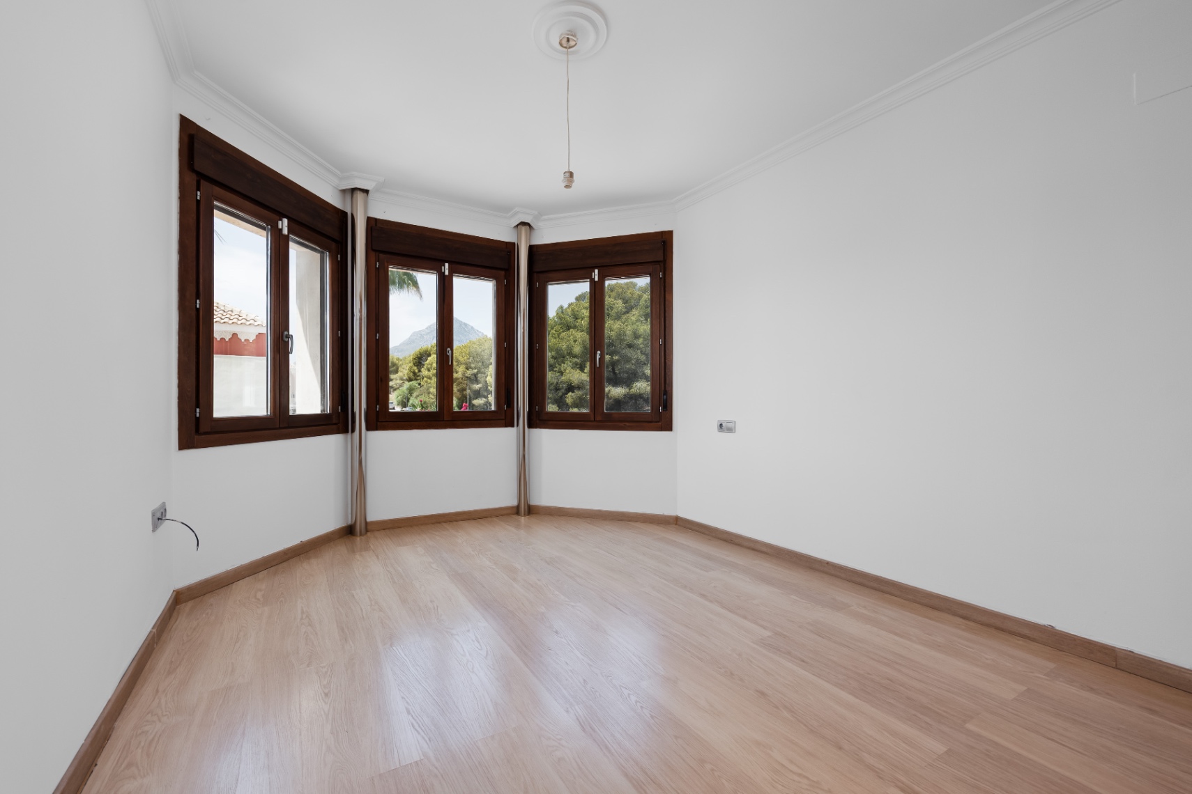 Renovated townhouse with private pool and views of the Mediterranean in the Scandinavian Colony of Alfaz del Pi.