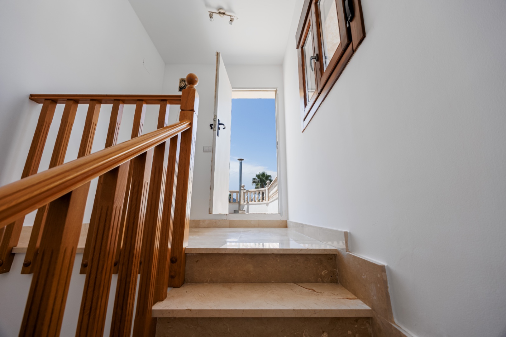 Renovated townhouse with private pool and views of the Mediterranean in the Scandinavian Colony of Alfaz del Pi.