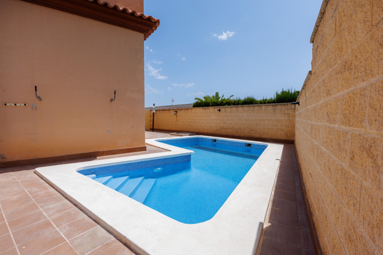 Renovated townhouse with private pool and views of the Mediterranean in the Scandinavian Colony of Alfaz del Pi.