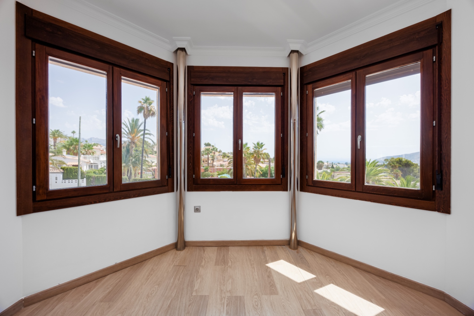 Semi-detached chalet renovated with private pool in Alfaz del Pi