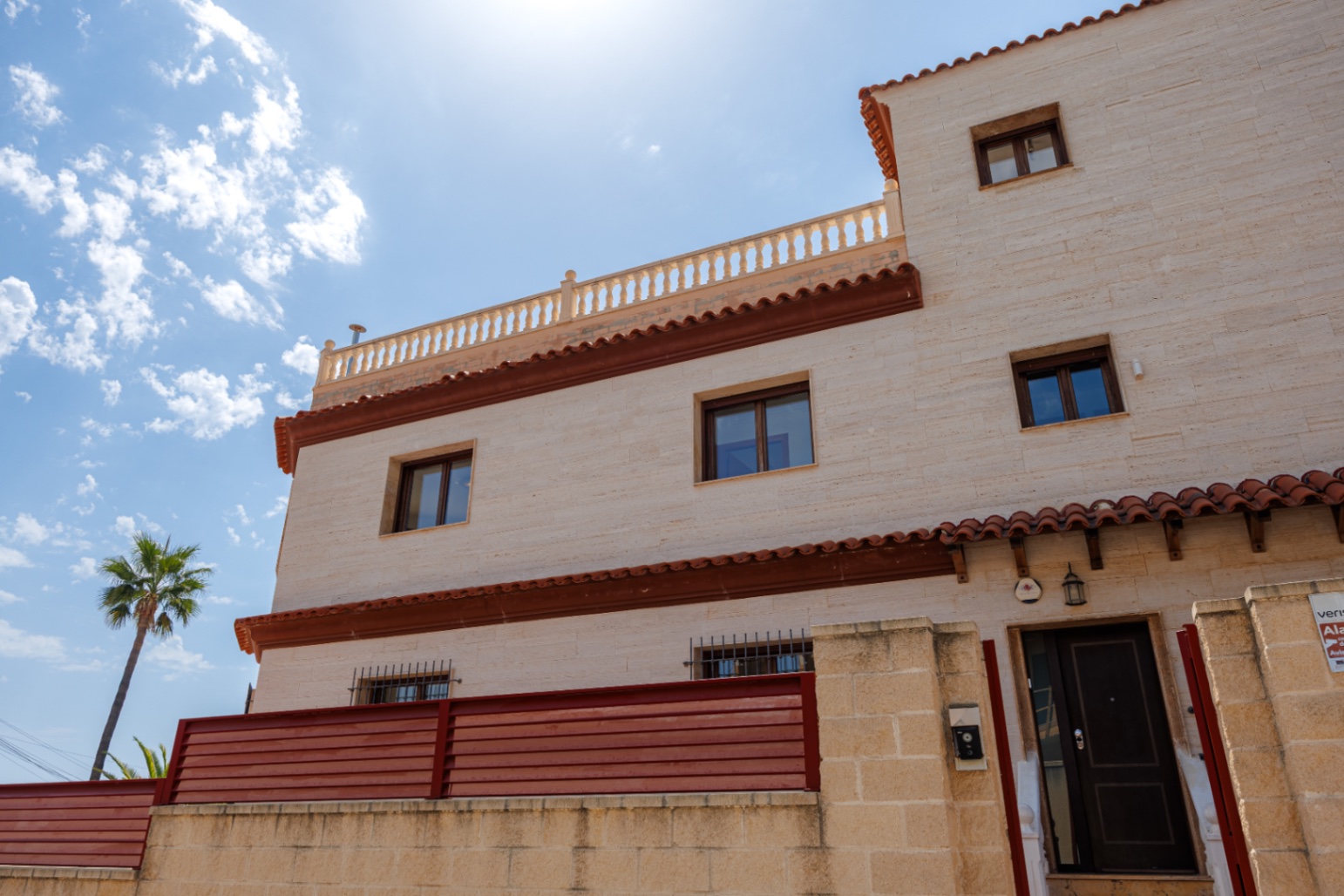 Semi-detached chalet renovated with private pool in Alfaz del Pi