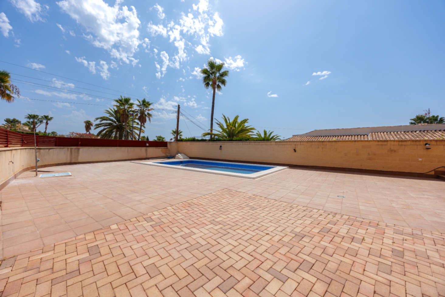 Semi-detached chalet renovated with private pool in Alfaz del Pi