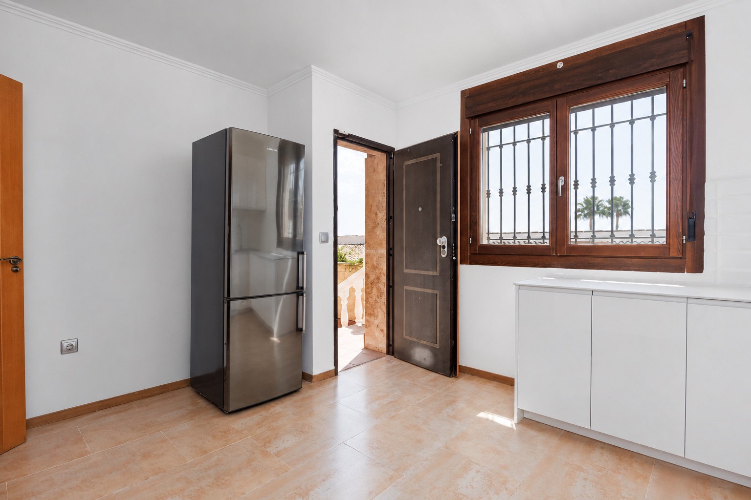 Semi-detached chalet renovated with private pool in Alfaz del Pi