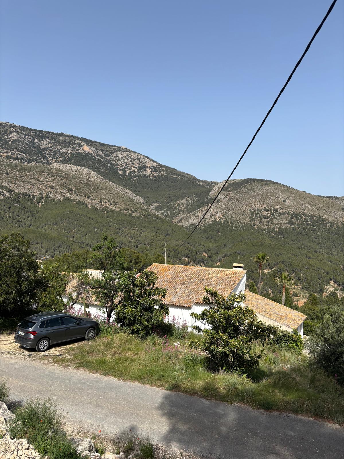 Casa de campo en Guadalest reformada con vistas al mar y la montaña