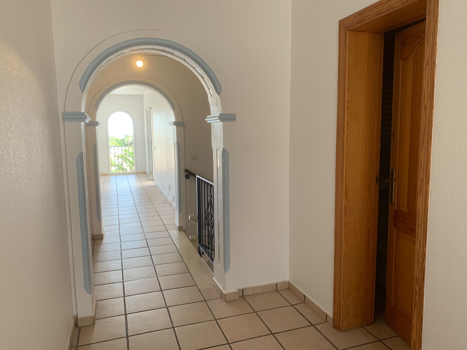 Moderne frittstående villa med hav- og fjellutsikt i Bello Horizonte, La Nucía