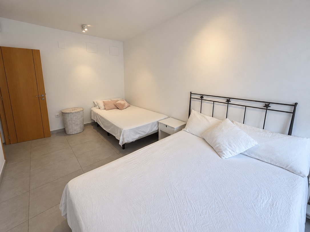 Preciosa villa moderna con piscina privada y vistas al mar en Albir