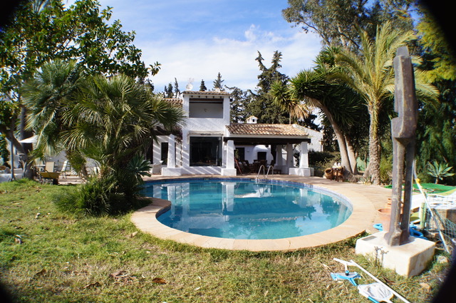 Beautiful detached villa with guest house in Alfaz del Pi