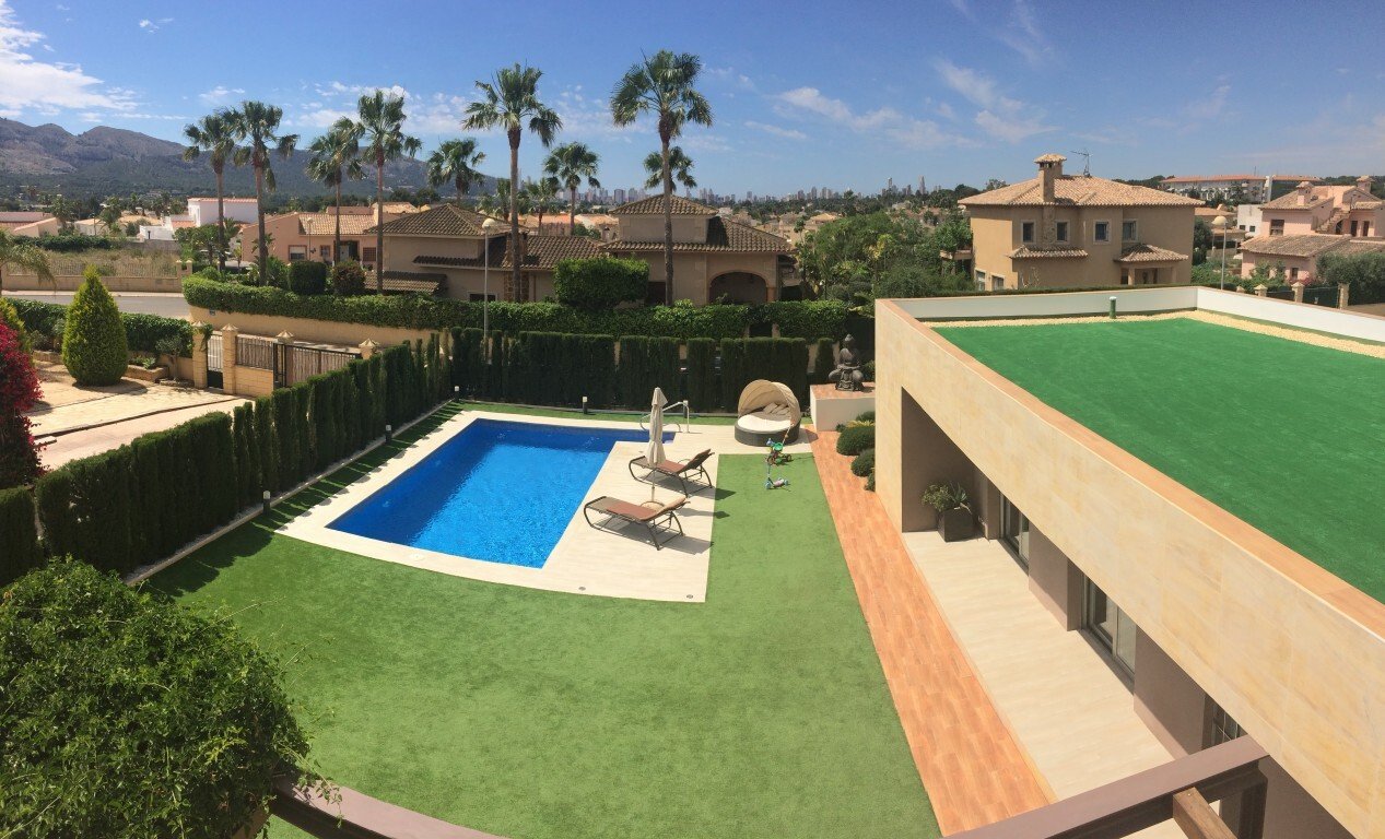 Belle villa de luxe dans l’urbanisation El Arabi à Alfaz del Pi
