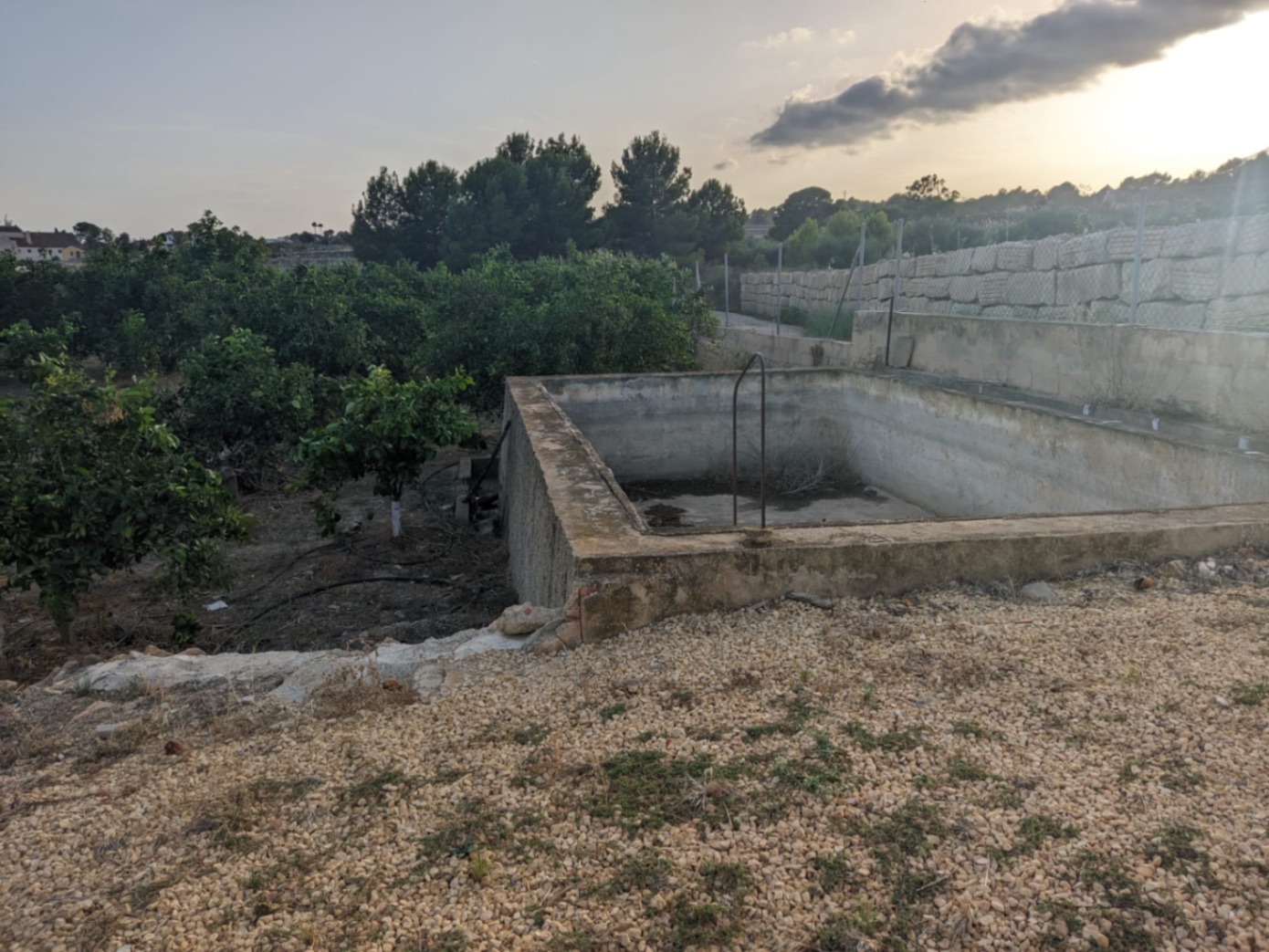 Terreno rural con casita en La Nucia